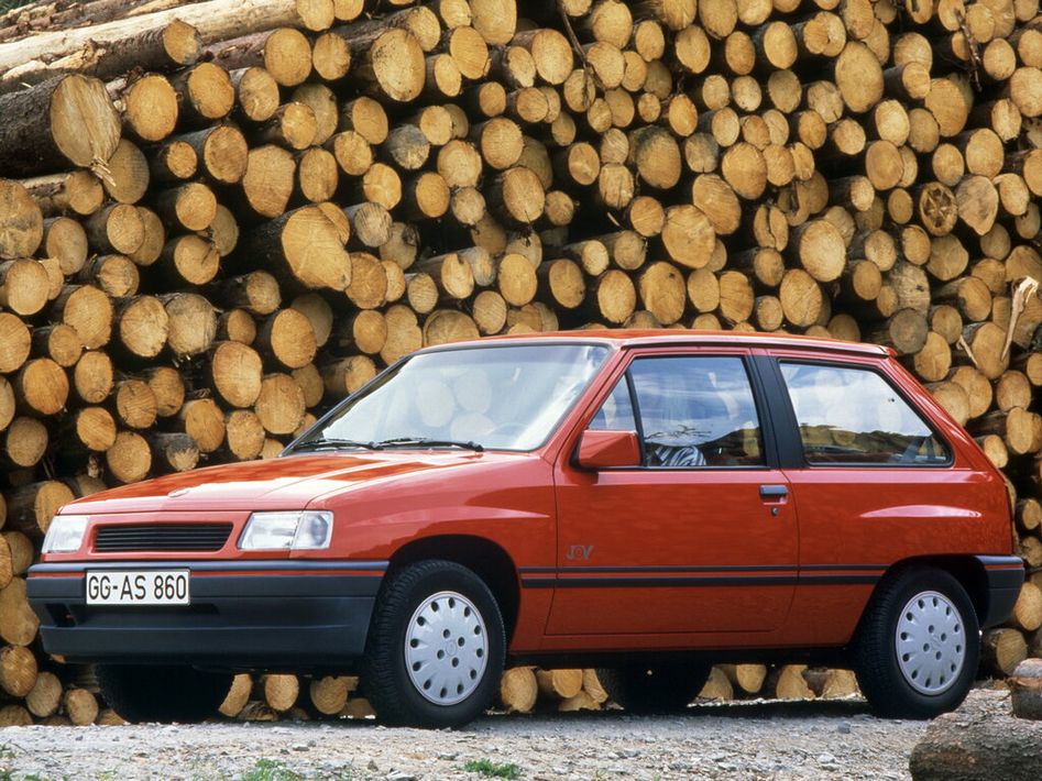 Opel Corsa A Spezifikationen und Ausstattung - amsteuer.de