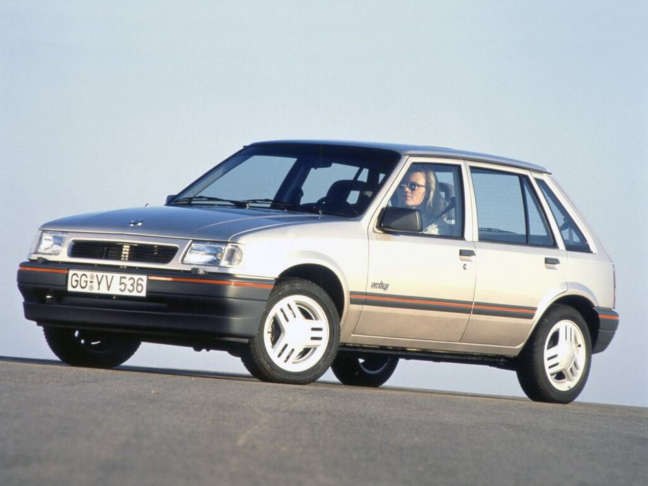 Opel Corsa A Spezifikationen und Ausstattung - amsteuer.de