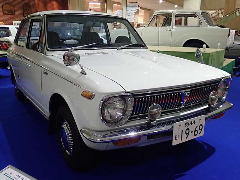 Toyota Corolla E10 Spezifikationen und Ausstattung - amsteuer.de