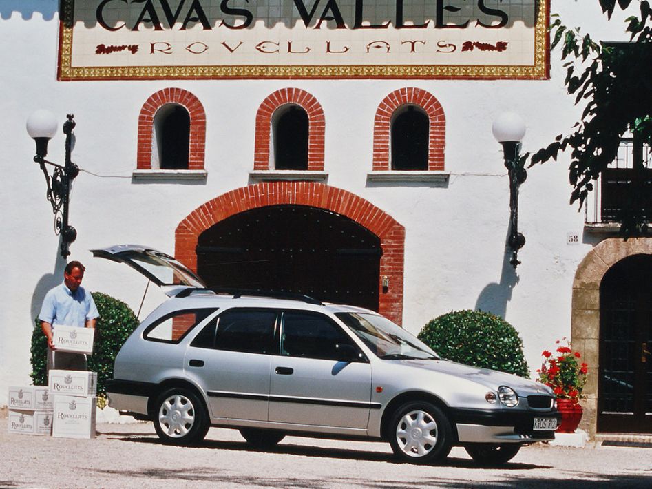 Toyota Corolla E110 Spezifikationen und Ausstattung - amsteuer.de