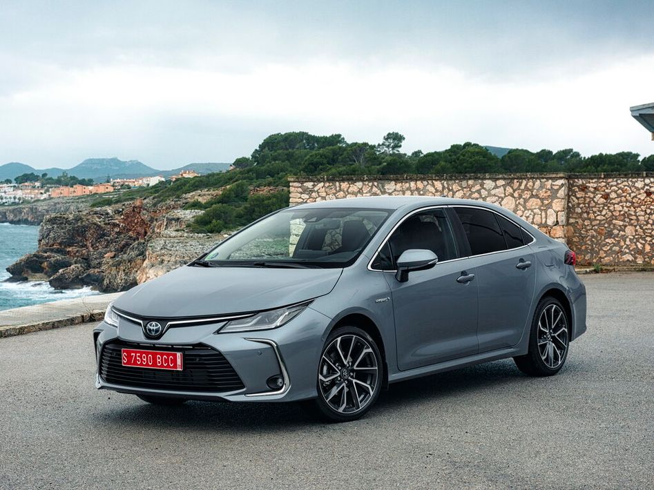 Toyota Corolla E210 Spezifikationen und Ausstattung - amsteuer.de