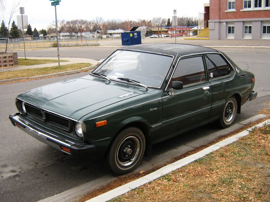 Toyota Corolla E30 Spezifikationen und Ausstattung - amsteuer.de