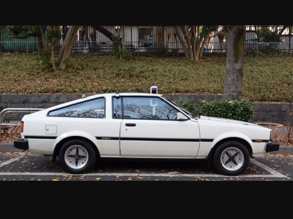 Toyota Corolla E70 Spezifikationen und Ausstattung - amsteuer.de