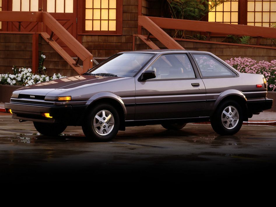 Toyota Corolla E80 Spezifikationen und Ausstattung - amsteuer.de