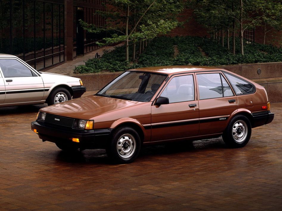 Toyota Corolla E80 Spezifikationen und Ausstattung - amsteuer.de