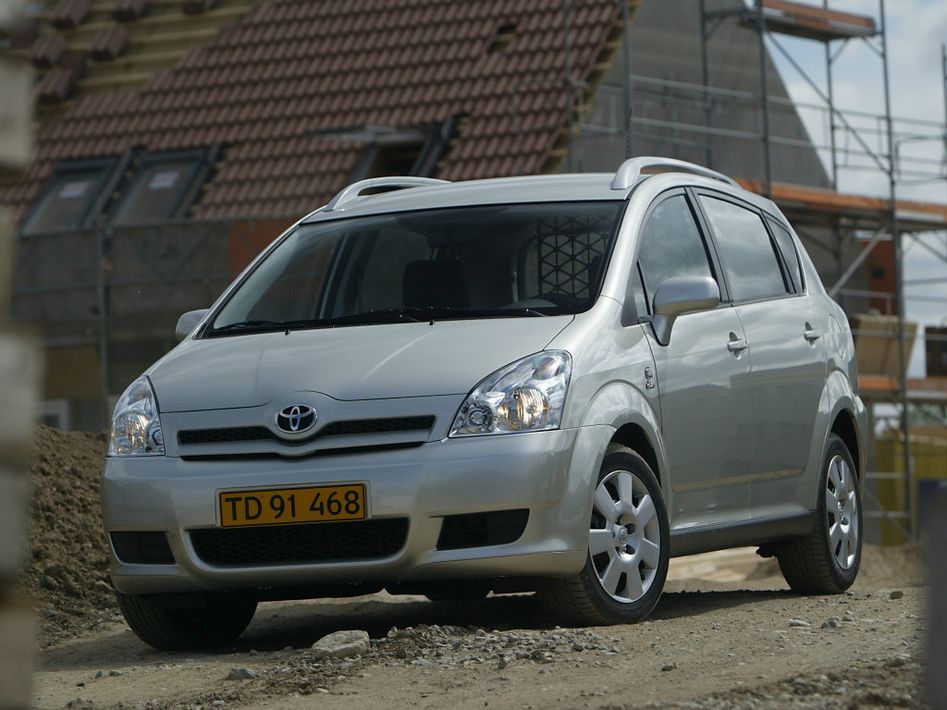 Toyota Corolla Verso Spezifikationen und Ausstattung - amsteuer.de