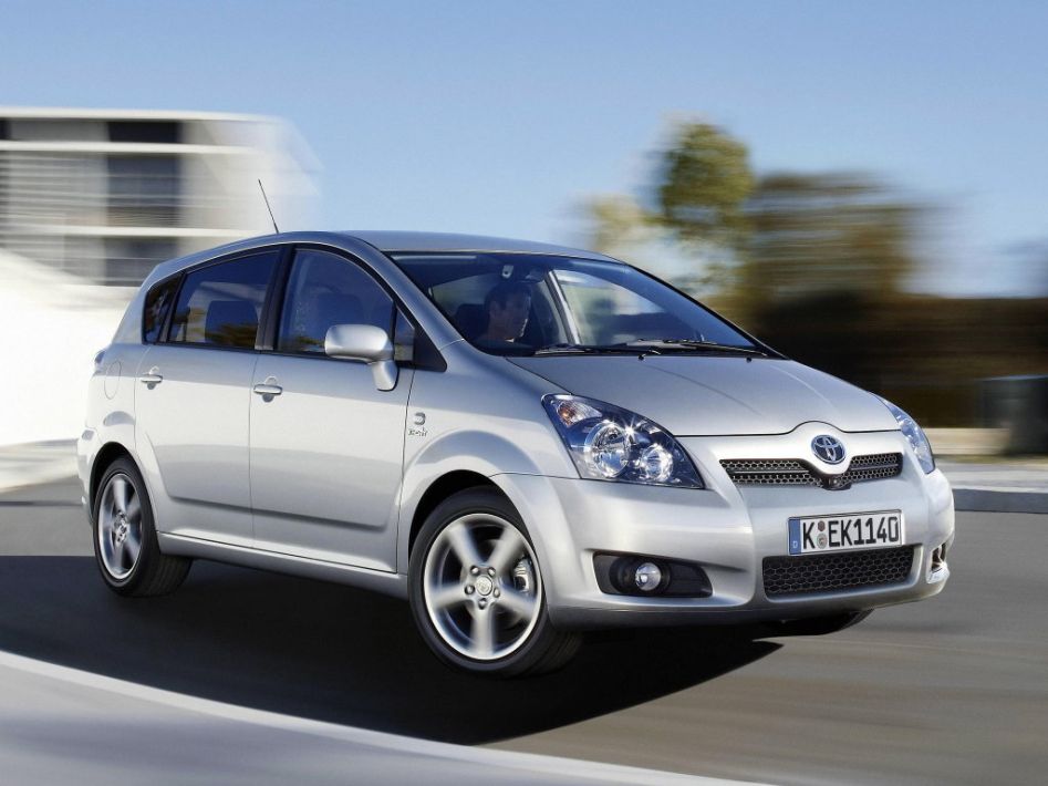 Toyota Corolla Verso Spezifikationen und Ausstattung - amsteuer.de